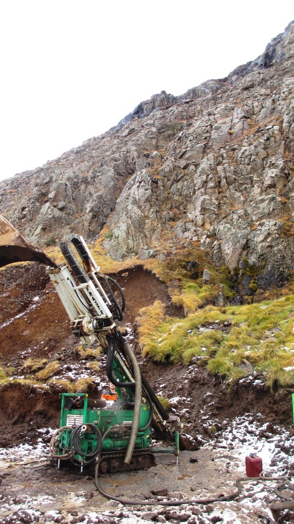 Borun eftir köldu vatni við Garðsvíkurlindir mynd Bjarni Gautason ISOR