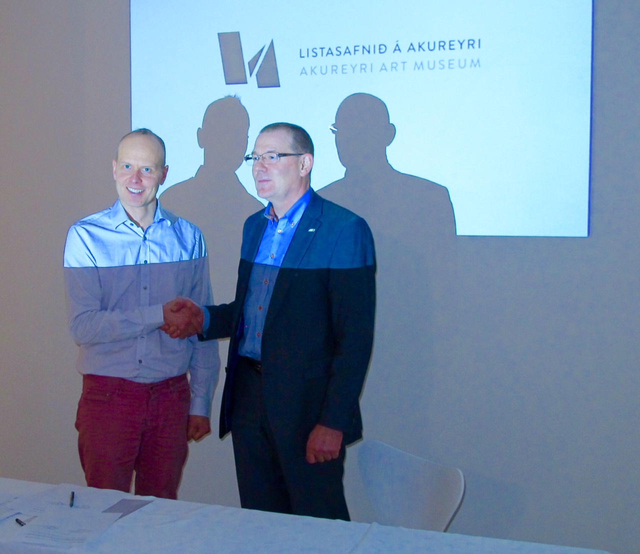 Frá undirritun samnings þar sem Norðurorka hf. gerist bakhjarl Listasafnsins á Akureyri janúar 2016