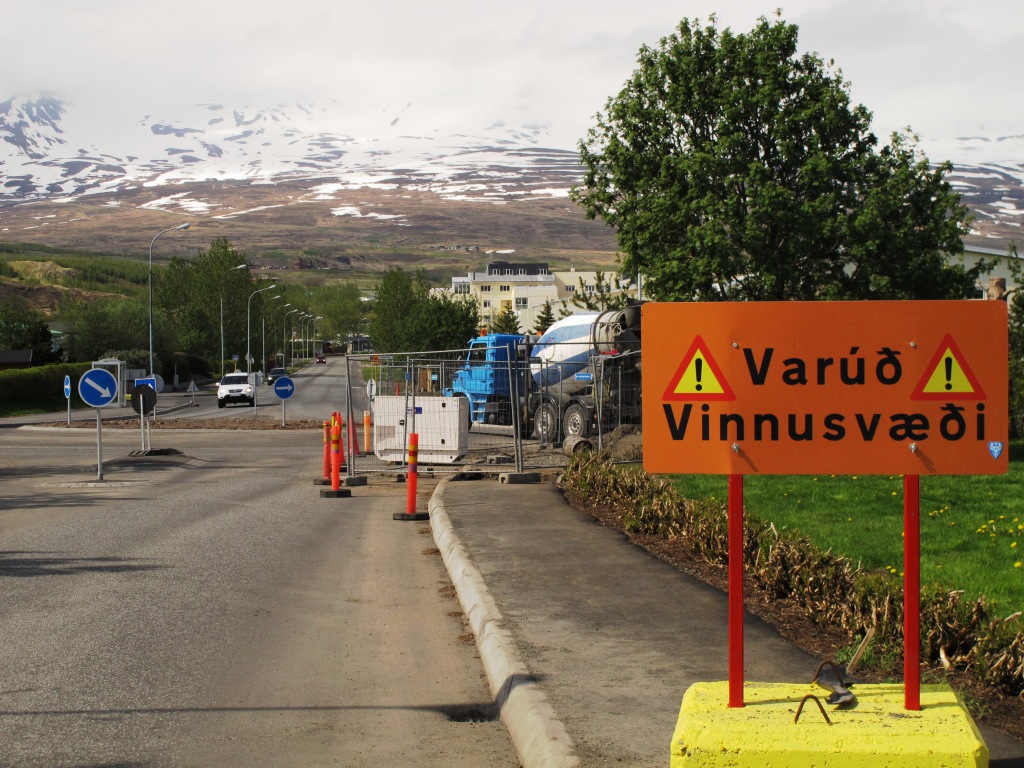 fullnaðarviðgerð á bilun í hitaveitulögn í Skógarlundir frestað