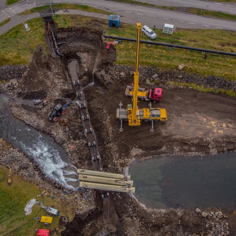 Hjalteyrarlögn lögð undir Glerá haustið 2018 - Mynd: Auðunn Níelsson
