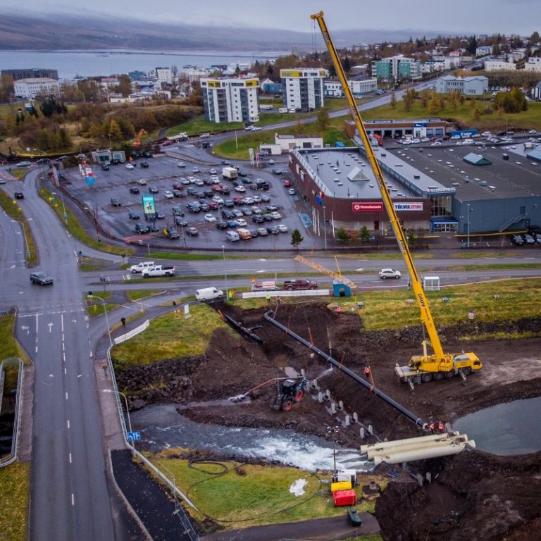 Hjalteyrarlögn lögð undir Glerá haustið 2018 - Mynd: Auðunn Níelsson
