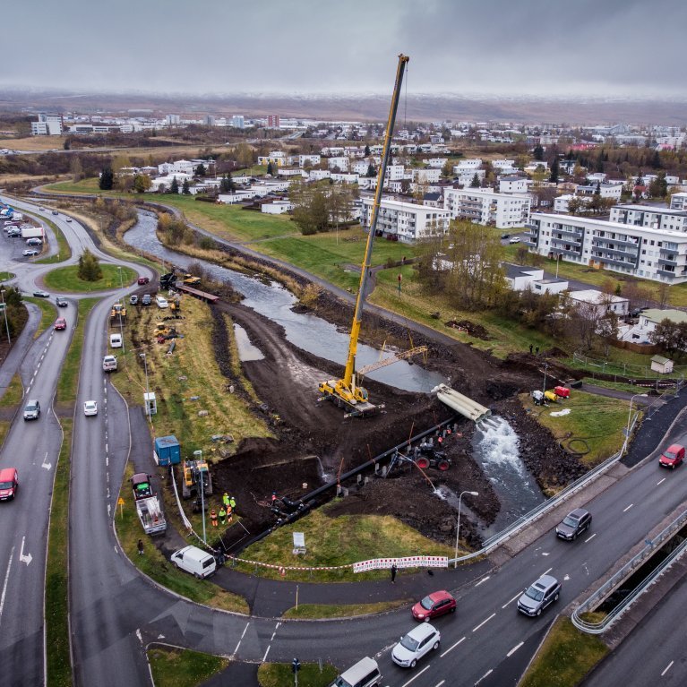 Hjalteyrarlögn lögð undir Glerá haustið 2018 - Mynd: Auðunn Níelsson