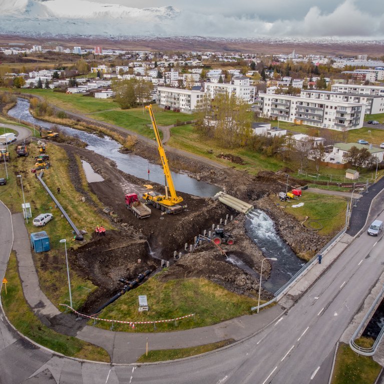 Hjalteyrarlögn lögð undir Glerá haustið 2018 - Mynd: Auðunn Níelsson