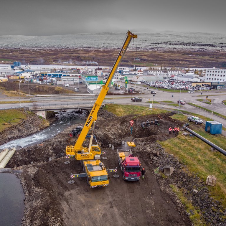 Hjalteyrarlögn lögð undir Glerá haustið 2018 - Mynd: Auðunn Níelsson
