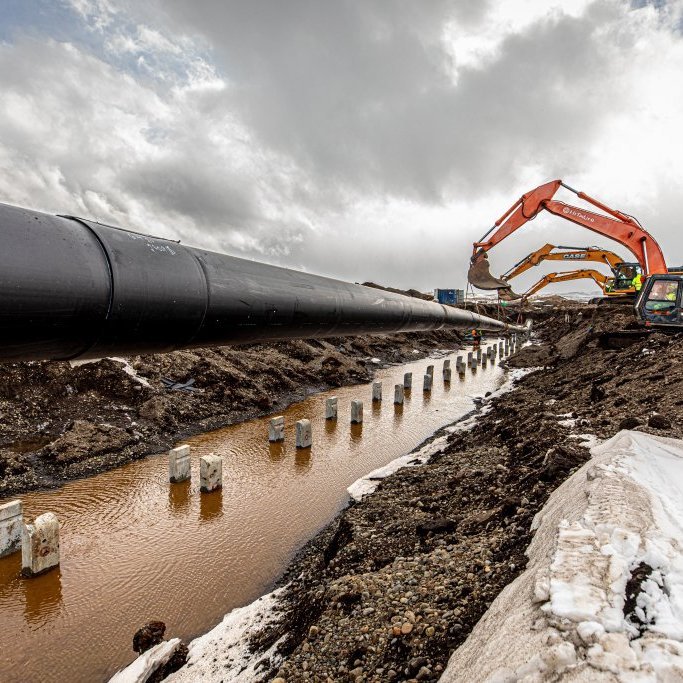 Hjalteyrarlögn lögð undir Hörgá í apríl 2020. Mynd: Auðunn Níelsson
