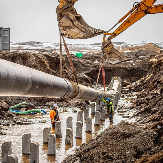 Hjalteyrarlögn lögð undir Hörgá í apríl 2020. Mynd: Auðunn Níelsson