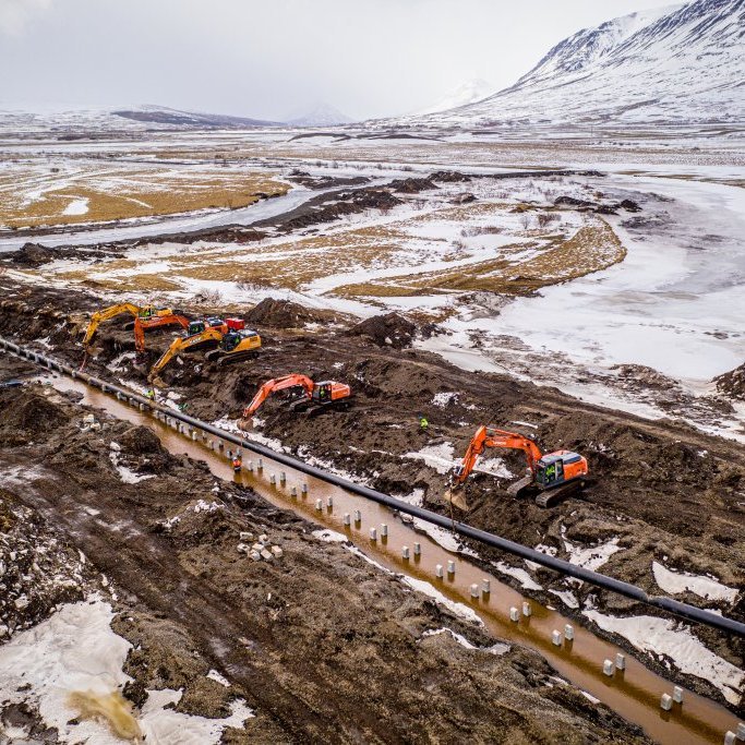 Hjalteyrarlögn lögð undir Hörgá í apríl 2020. Mynd: Auðunn Níelsson