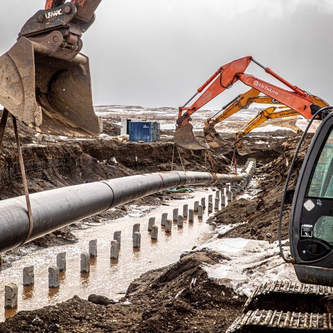 Hjalteyrarlögn lögð undir Hörgá í apríl 2020. Mynd: Auðunn Níelsson