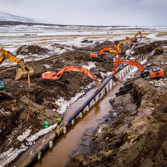 Hjalteyrarlögn lögð undir Hörgá í apríl 2020. Mynd: Auðunn Níelsson