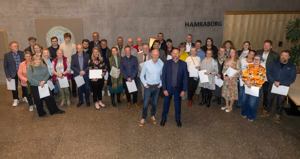 Styrkþegar eða fulltrúar þeirra að lokinni úthlutun fyrir árið 2026 ásamt Eyþóri Björnssyni forstjór&hellip;