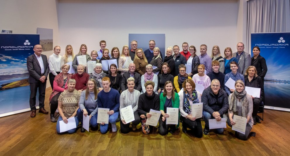 Styrkþegar ásamt Helga Jóhannssyni, forstjóra Norðurorku, og Ingibjörgu Ólöfu Isaksen, stjórnarmaður…