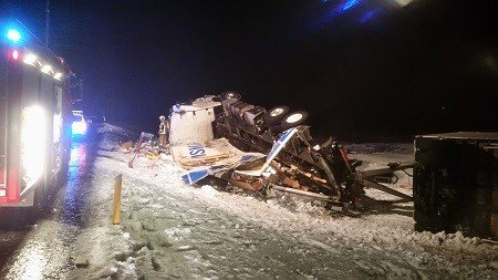 Vöruflutningabíll valt inn á vatnsverndarsvæði Norðurorku