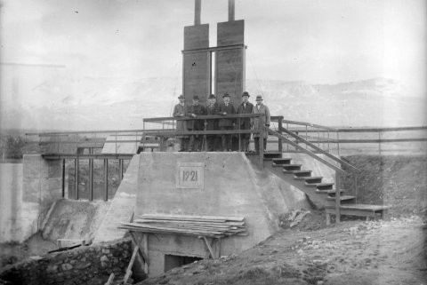 Glerárstífla uppsteypt árið 1921.