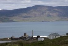 Hjalteyri - Dælustöð Norðurorku í forgrunn