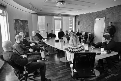 Farið yfir sviðsmyndir og verkaskiptingu.