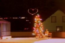 Hjartað í Vaðlaheiði og jólatré við MA